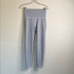 ECHT weave scrunch leggings women’s large grey white ruched